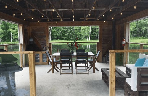 Notre-Dame-Auxiliatrice-de-Buckland Ski Chalet | Dôme Forestier: Glamping, nature, stars, comfort, shared kitchen, CITQ304716.
