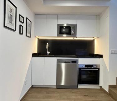 Quatre Carreres Apartment | Dúplex Moderno con Piscina y Parking - Roig Arena
