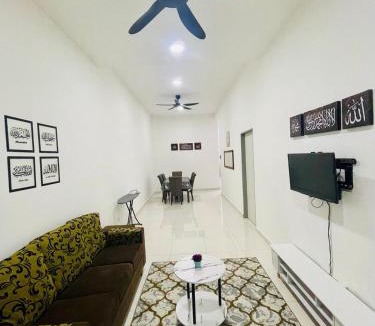 Kota Lama Kiri House | D Alamanda Islam Homestay