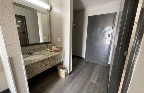 Farmerville Hotel | D'Arbonne Lake Motel