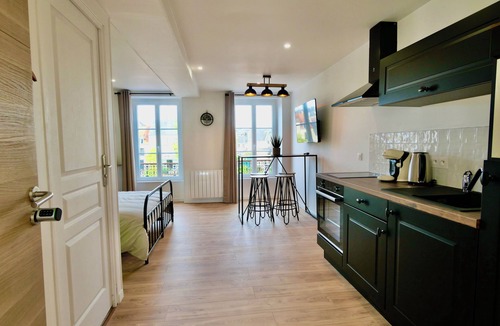 Saint-Hilaire-Petitville Apartment | D-DAY SUITES:Avallon 25m²/Centre Ville-/2pers/2min from train station/15min from Utah Beach