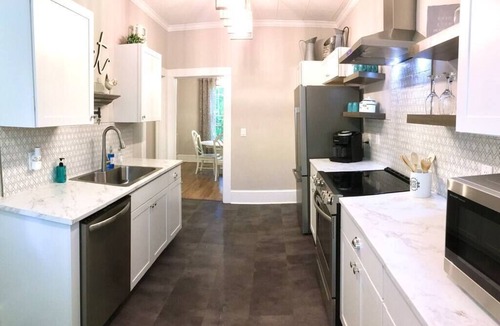 Newton House | D-Liteful Stay in Downtown Newton