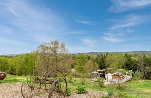Loudon Apartment | D-Miles Smith Farm Suite