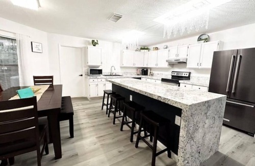 Northwest Crossing House | D'Oasis "Pool Paradise" Hot tub, Sleeps19 Pet friendly, Come Celebrate BOOK IT!