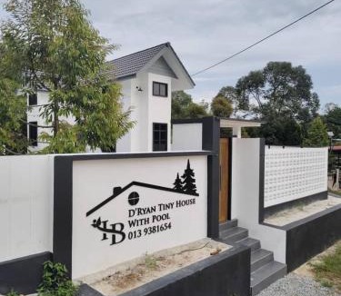 Kampung Beruna House | D'Ryan Tiny House with Private Pool