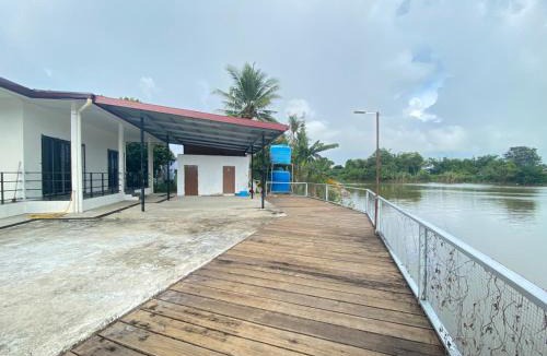 Papar Villa | D’Surati River View Homestay