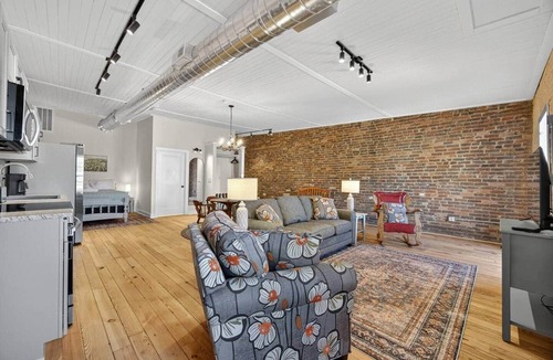 Fayetteville Apartment | D-town w/Balcony. Walk to Shops & Eats.
