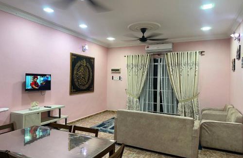 Wakaf Che Yeh House | D umie Homestay