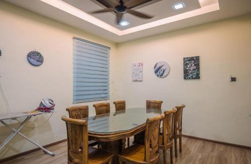 Alor Setar Villa | D'Villa DAHAR Homestay