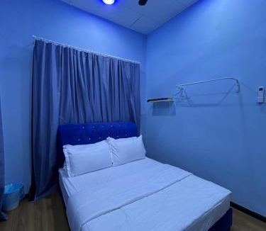 Kampung Dusun Rendah House | D’wokah Roomah Pool & Space