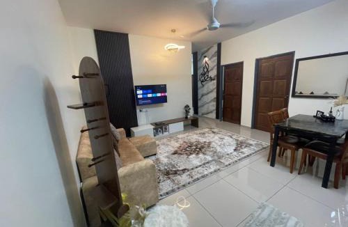 Alor Gajah House | D'ZAHRAH homestay