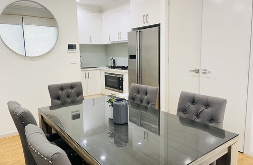 Braybrook House | D112 Braybrook Central Stay-Great Getaway