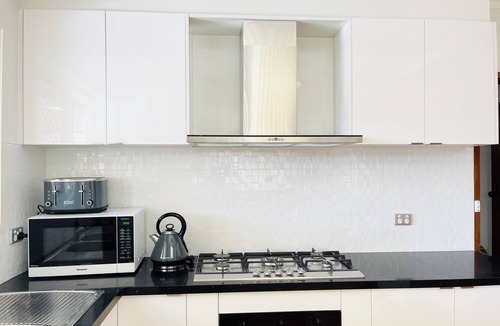 Sunshine West House | D134 Glengala Best West