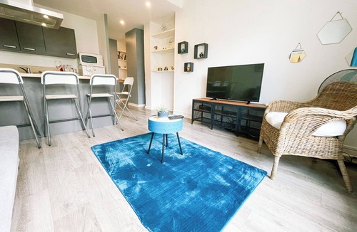 Quartier Hyper-Centre Apartment | #D5 | Blue Lagoon 🩵| T3 Sleeps 6 | Caserne de Bonne