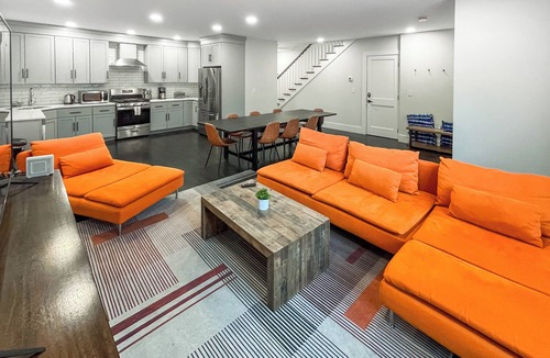 Quincy House | D79 Spacious 5-bedroom house with Roofdeck near Boston!