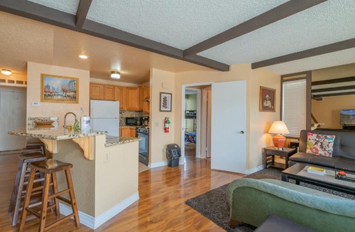 Boulder Bay Apartment | Dabi Four Lakeview