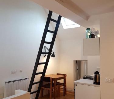 La Croix-Hellean Apartment | Dacoté Duplex