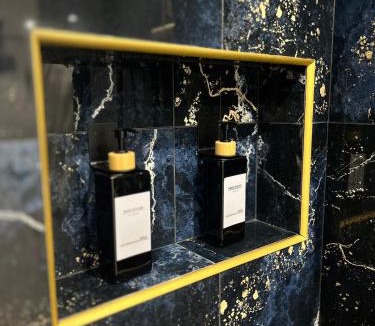 Orly-sur-Morin Villa | Daenerys Suite