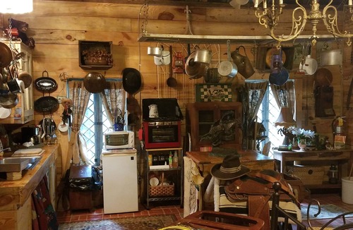 Monticello Bed & Breakfast | Daffodale House B&B