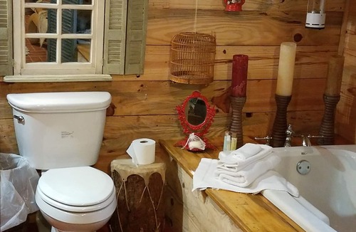 Monticello Bed & Breakfast | Daffodale House B&B