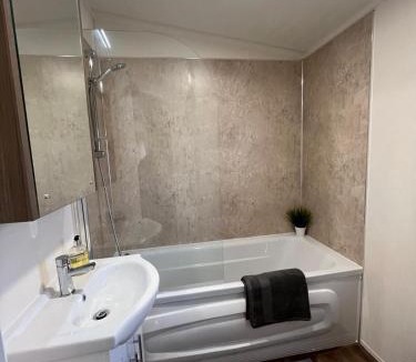 Wisbech Ski Chalet | Daffy Duck