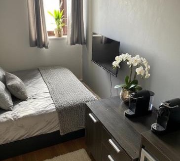 Becontree Bed & Breakfast | Dagenham Relaxation Spot