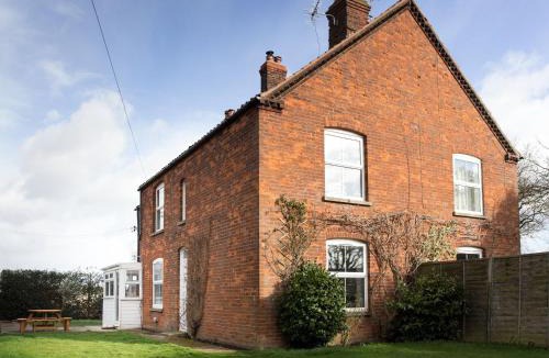 Sea Palling House | Dairy Barns Holiday Cottages