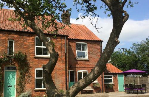 Sea Palling House | Dairy Barns Holiday Cottages