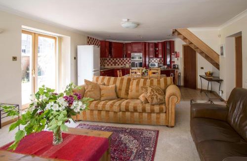 Ayr House | Dairy Cottage