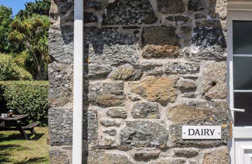 Mullion House | Dairy Cottage