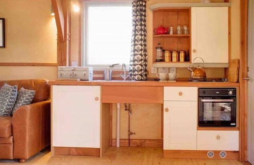 Rewe Ski Chalet | Daisy-a romantic logcabin hiding amongst the trees