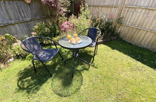 Hordle House | Daisy Cottage by NewFo rest