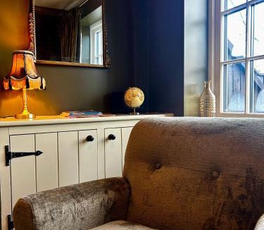 Framlingham House | Daisy Cottage - Framlingham