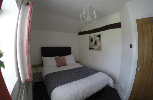 Wakefield House | Daisy Cottage