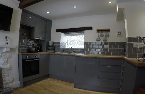 Wakefield House | Daisy Cottage