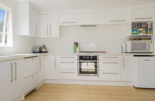 Hahei Cottage | Daisy Cottage - Hahei Bach