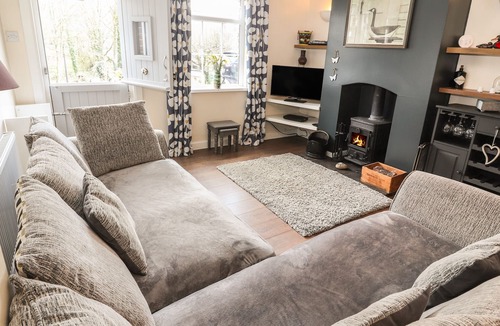 Leek Cottage | DAISY COTTAGE, pet friendly, with open fire in Cheddleton