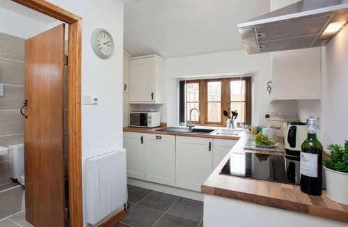 Hewish Cabin | Daisy Cottage - UK31294