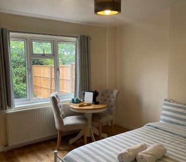 Oakleigh House | Daisy