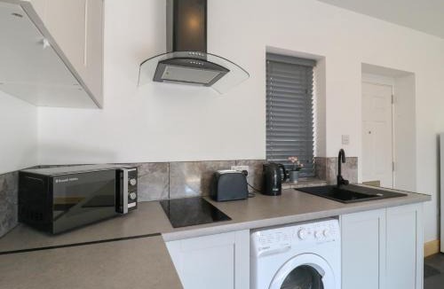 Earls Barton House | Daisy