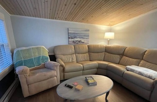Broad Cove House | Daisy House in Heart’s Delight