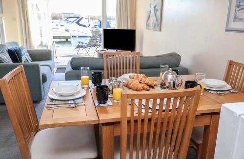 Horning House | Daisy Lodge