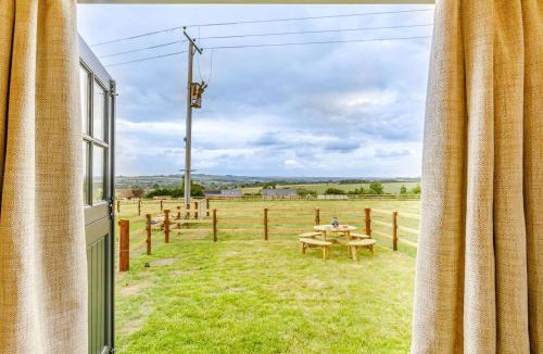 Chipping Norton House | Daisy's Rest