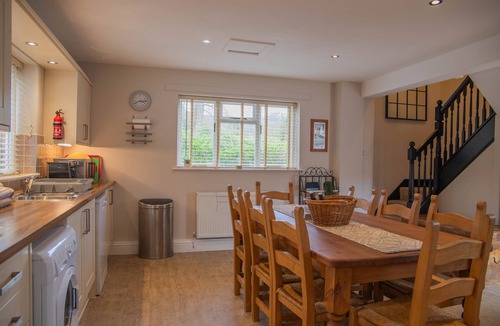 Ironbridge Cottage | Dale Cottage- Steps from The Iron Bridge