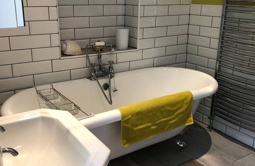 Fourstones Near Bentham Bed & Breakfast | Dale House B&B