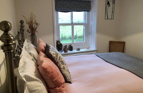 Fourstones Near Bentham Bed & Breakfast | Dale House B&B