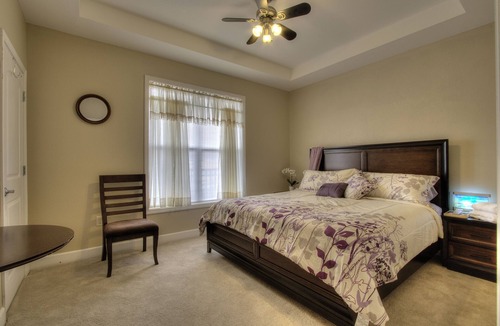 Bean Station Condo | Dale's Lakefront Penthouse w/ 4 king beds, Fireplace, Hammock Sleeps 8