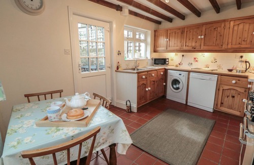 Fylingthorpe House | DALE VIEW, pet friendly, with open fire in Fylingthorpe