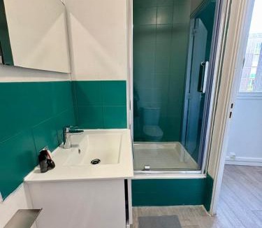 Saint-Charles du Port Apartment | Dalikyda - Le 2 Feuilles - 2 Lits - wifi - cuisine