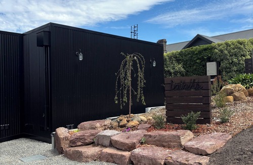 Warburton House | Dalla Vite, 'by the vine'